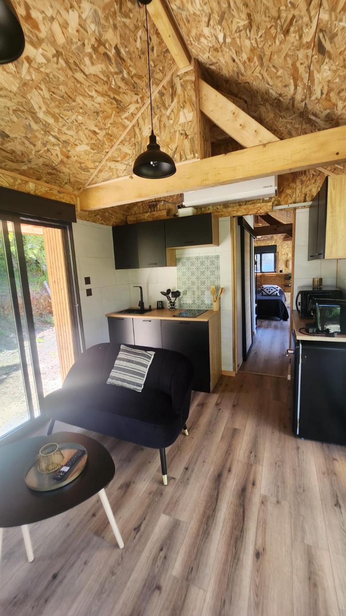 Lodge Du Chateau De Feschaux Villeneuve-sous-Pymont ภายนอก รูปภาพ